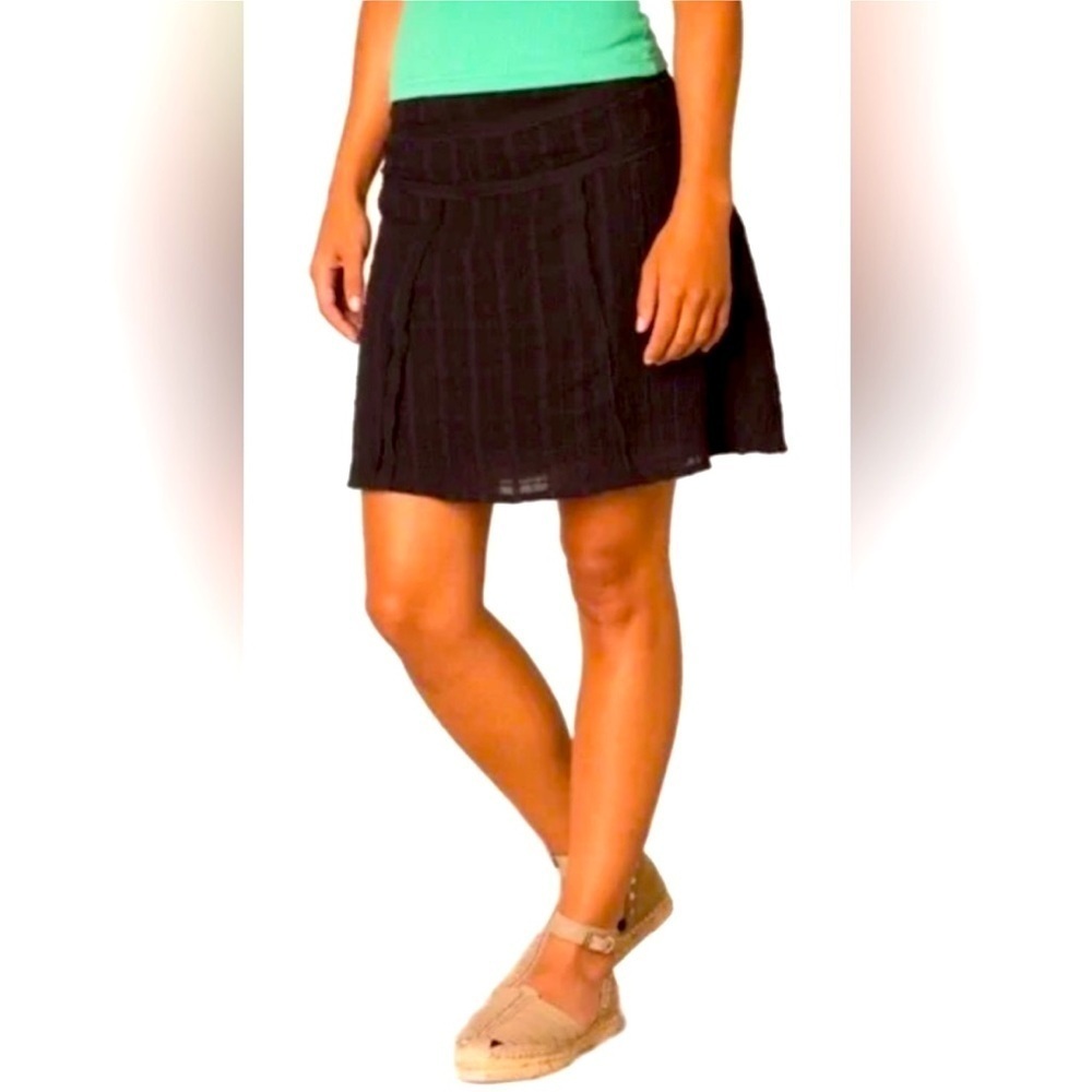 Prana lined Erin-style skirt in black. Perfect for a bike ride or night …